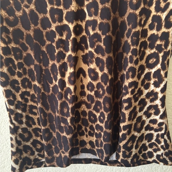 SHEIN Leopard Print Fitted Tee Brown Tan - Picture 3 of 8